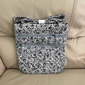 NWT Vera Bradley Triple Zip Hipster in Perennials Gray